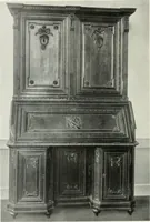 An illustration from Louis XVI furniture (1913)