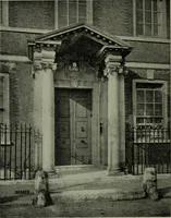 An illustration from Lutyens houses and gardens (1921)