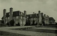 An illustration from Lutyens houses and gardens (1921)