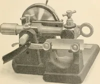 An illustration from The microscope : an introduction to microscopic methods and to histology (1911)