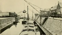 An illustration from Modern city planning and maintenance (1914)