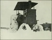 An illustration from The modern gas tractor, its construction, utility, operation and repair: a practical treatise defining every branch of up-to-date gas tractor engineering, driving and maintenance in a non-technical manner. Considers fully all types of power plants and their components, methods of drive and speed changing mechanisms. Describes design and construction as well as practical application of tractors in the field (1919)