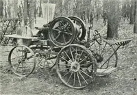 An illustration from The modern gas tractor, its construction, utility, operation and repair: a practical treatise defining every branch of up-to-date gas tractor engineering, driving and maintenance in a non-technical manner. Considers fully all types of power plants and their components, methods of drive and speed changing mechanisms. Describes design and construction as well as practical application of tractors in the field (1919)