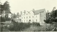 An illustration from The modern home : a book of British domestic architectvre for moderate incomes; a companion volvme to "The British home of to-day" (1906)