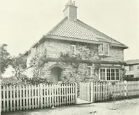 An illustration from The modern home : a book of British domestic architectvre for moderate incomes; a companion volvme to "The British home of to-day" (1906)