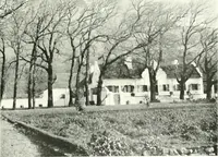 An illustration from The modern home : a book of British domestic architectvre for moderate incomes; a companion volvme to "The British home of to-day" (1906)