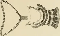 An illustration from Mordvalaisten pukuja kuoseja. Trachten und Muster der Mordvinen (1896)