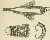 An illustration from Mordvalaisten pukuja kuoseja. Trachten und Muster der Mordvinen (1896)