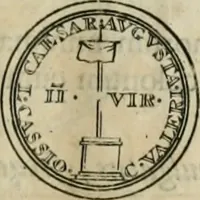 An illustration from Numismata ærea imperatorum, augustarum, et cæsarum, in coloniis, municilpiis, et urbibus jure latio donatis, ex omni modulo percussa (1695)