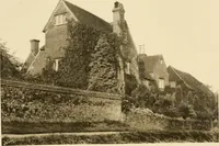 An illustration from Old cottages & farm-houses in Surrey / illustrated on one hundred collotype plates from photographs specially taken by W. Galsworthy Davie, with an introduction and numerous sketches by W. Curtis Green (1908)