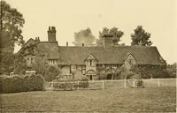 An illustration from Old cottages & farm-houses in Surrey / illustrated on one hundred collotype plates from photographs specially taken by W. Galsworthy Davie, with an introduction and numerous sketches by W. Curtis Green (1908)
