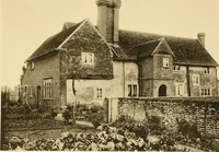 An illustration from Old cottages & farm-houses in Surrey / illustrated on one hundred collotype plates from photographs specially taken by W. Galsworthy Davie, with an introduction and numerous sketches by W. Curtis Green (1908)