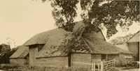 An illustration from Old cottages & farm-houses in Surrey / illustrated on one hundred collotype plates from photographs specially taken by W. Galsworthy Davie, with an introduction and numerous sketches by W. Curtis Green (1908)