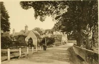 An illustration from Old cottages & farm-houses in Surrey / illustrated on one hundred collotype plates from photographs specially taken by W. Galsworthy Davie, with an introduction and numerous sketches by W. Curtis Green (1908)
