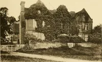 An illustration from Old cottages & farm-houses in Surrey / illustrated on one hundred collotype plates from photographs specially taken by W. Galsworthy Davie, with an introduction and numerous sketches by W. Curtis Green (1908)