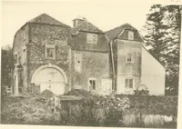 An illustration from Old cottages and farmhouses in Kent and Sussex (1900)