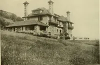 An illustration from One hundred country houses : modern American examples (1909)