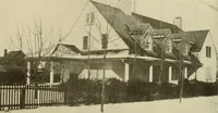 An illustration from One hundred country houses : modern American examples (1909)