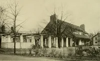 An illustration from One hundred country houses : modern American examples (1909)