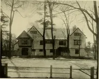 An illustration from One hundred country houses : modern American examples (1909)