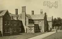 An illustration from One hundred country houses : modern American examples (1909)