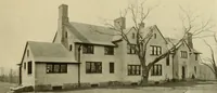 An illustration from One hundred country houses : modern American examples (1909)