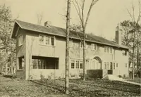 An illustration from One hundred country houses : modern American examples (1909)