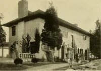 An illustration from One hundred country houses : modern American examples (1909)