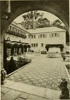 An illustration from One hundred country houses : modern American examples (1909)