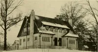 An illustration from One hundred country houses : modern American examples (1909)
