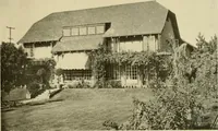 An illustration from One hundred country houses : modern American examples (1909)