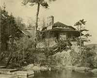 An illustration from One hundred country houses : modern American examples (1909)