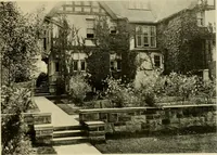 An illustration from One hundred country houses : modern American examples (1909)