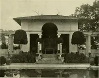 An illustration from One hundred country houses : modern American examples (1909)