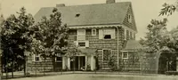 An illustration from One hundred country houses : modern American examples (1909)