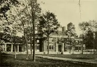 An illustration from One hundred country houses : modern American examples (1909)