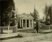 An illustration from One hundred country houses : modern American examples (1909)