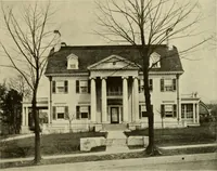 An illustration from One hundred country houses : modern American examples (1909)