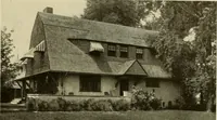 An illustration from One hundred country houses : modern American examples (1909)