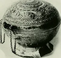 Picture 54 of 182 from Oriental silverwork, Malay and Chinese, with over 250 original illustrations; a handbook for connoisseurs, collectors, students and silversmiths (1910), leaf 88