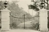 An illustration from Ornamental iron work : stairs, fire-escapes, marquises, gates, railings, grilles, fences. (1915)