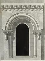 An illustration from Ornamentik des Mittelalters (1838)