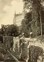 An illustration from Other famous homes of Great Britain and their stories (1902)