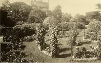 An illustration from Other famous homes of Great Britain and their stories (1902)