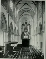 An illustration from De Nederlandsche monumenten van geschiedenis en kunst : geillustreerde beschrijving (1912)