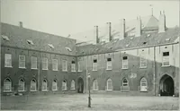 An illustration from De Nederlandsche monumenten van geschiedenis en kunst : geillustreerde beschrijving (1912)