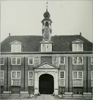 An illustration from De Nederlandsche monumenten van geschiedenis en kunst : geillustreerde beschrijving (1912)