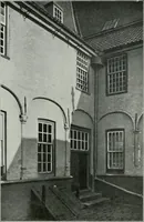 An illustration from De Nederlandsche monumenten van geschiedenis en kunst : geillustreerde beschrijving (1912)