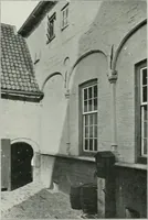 An illustration from De Nederlandsche monumenten van geschiedenis en kunst : geillustreerde beschrijving (1912)
