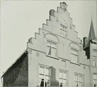 An illustration from De Nederlandsche monumenten van geschiedenis en kunst : geillustreerde beschrijving (1912)